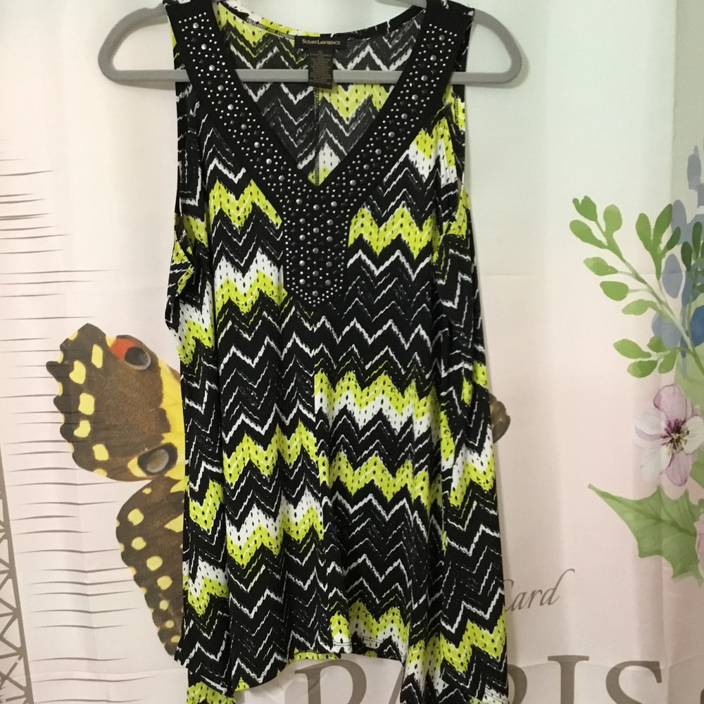 🛍️Susan Lawrence~Women’s Black & Yellow~Chevron Sleeveless Tunic~Size-XL